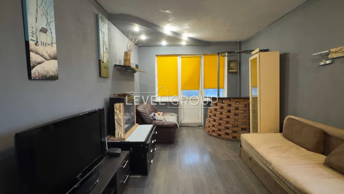 Борщагівська вул., 8