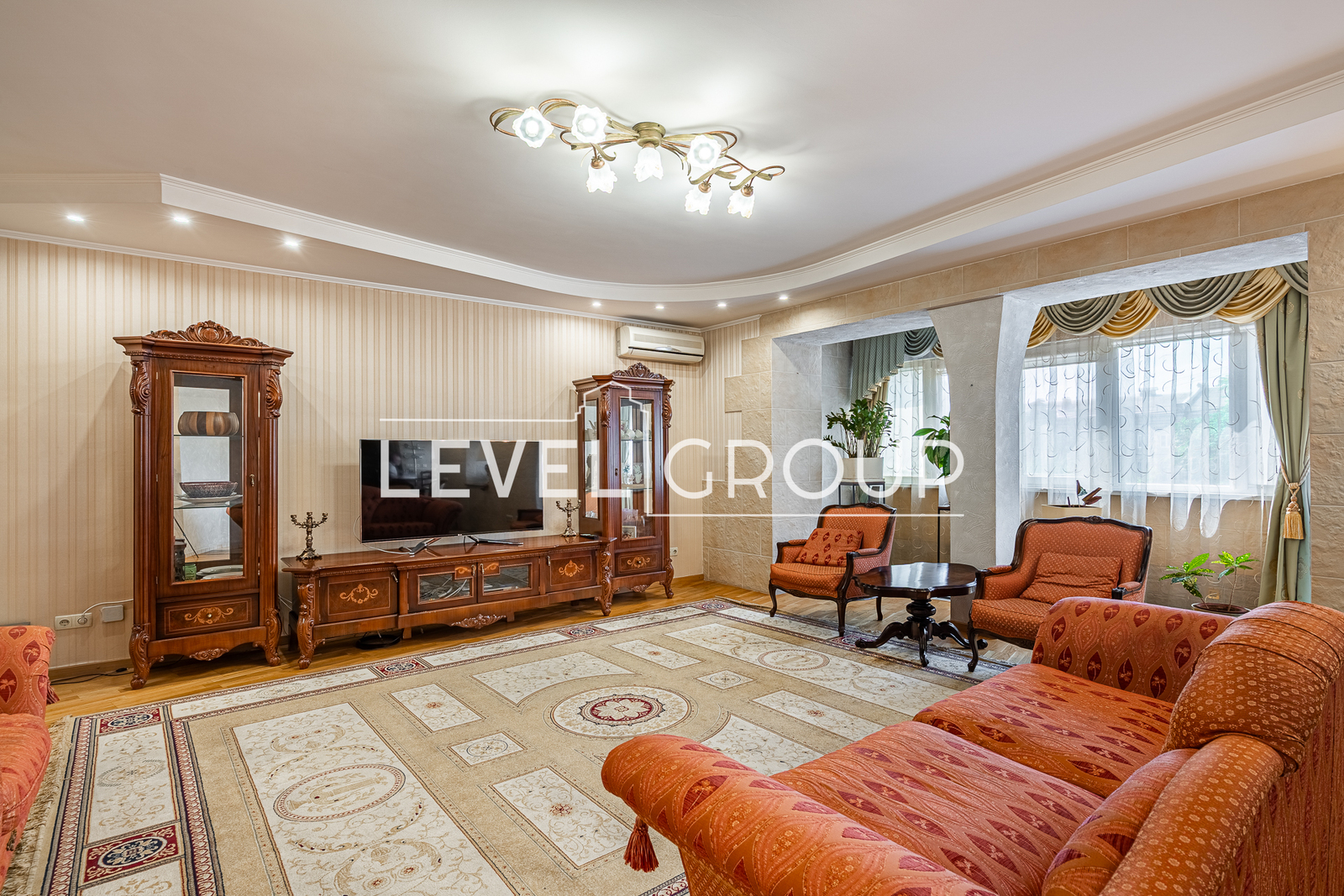 Тарасівська вул., 21