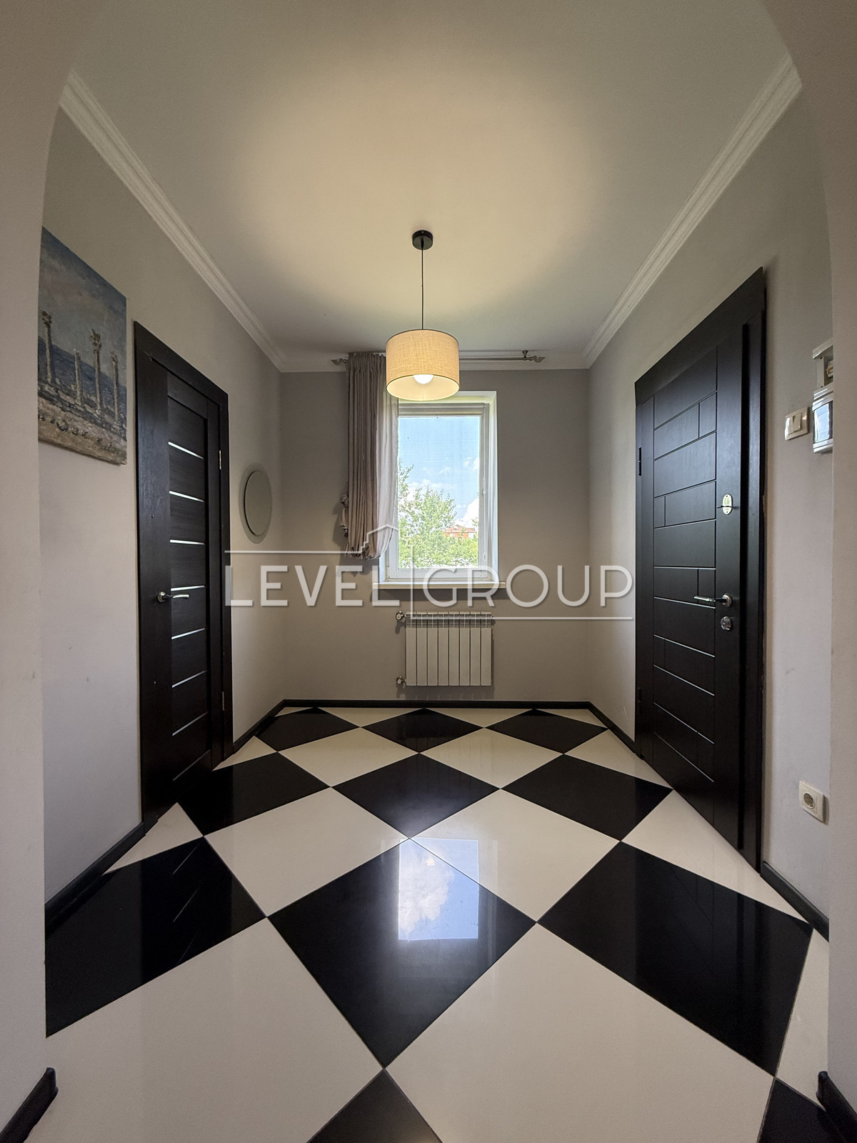 Миколаївська, 37