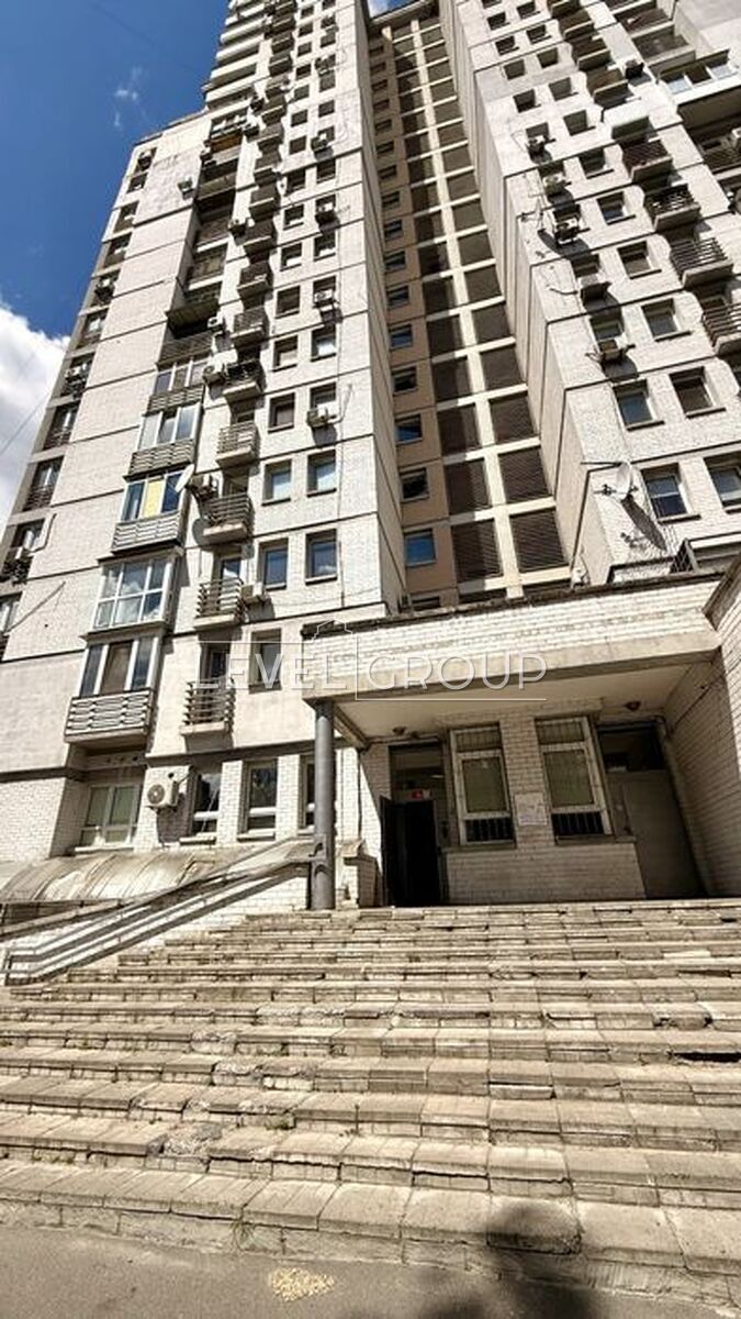 Юрія Литвинського вул. (Російська), 64