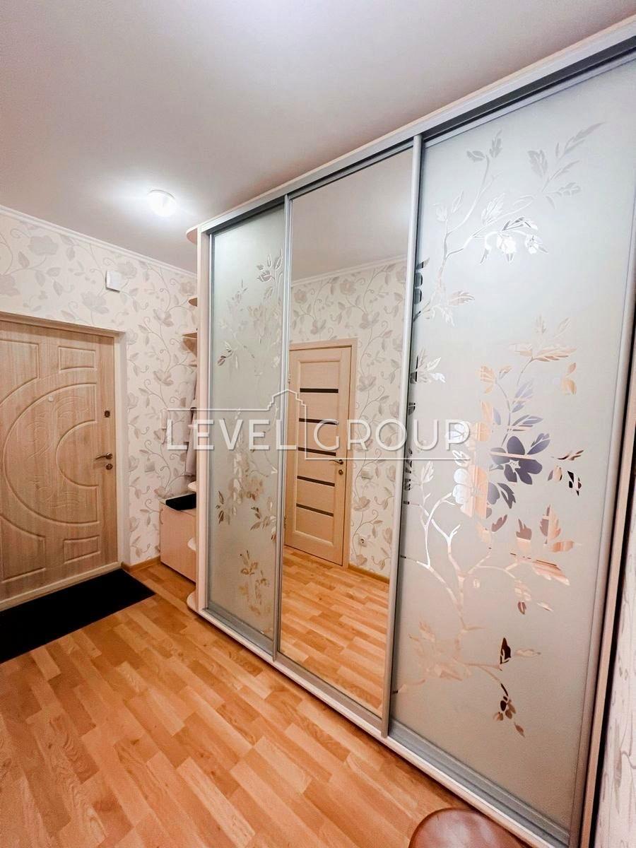 Регенераторна вул., 4