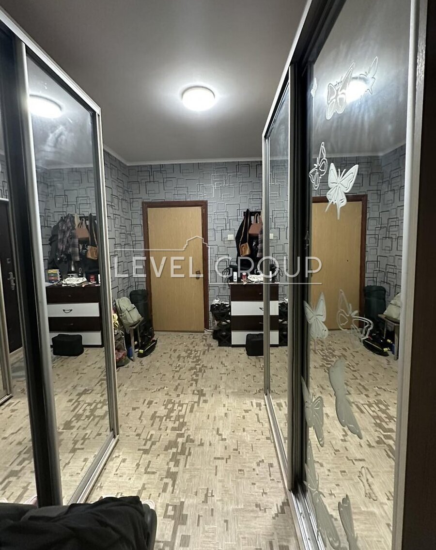 Василя Порика просп., 8в