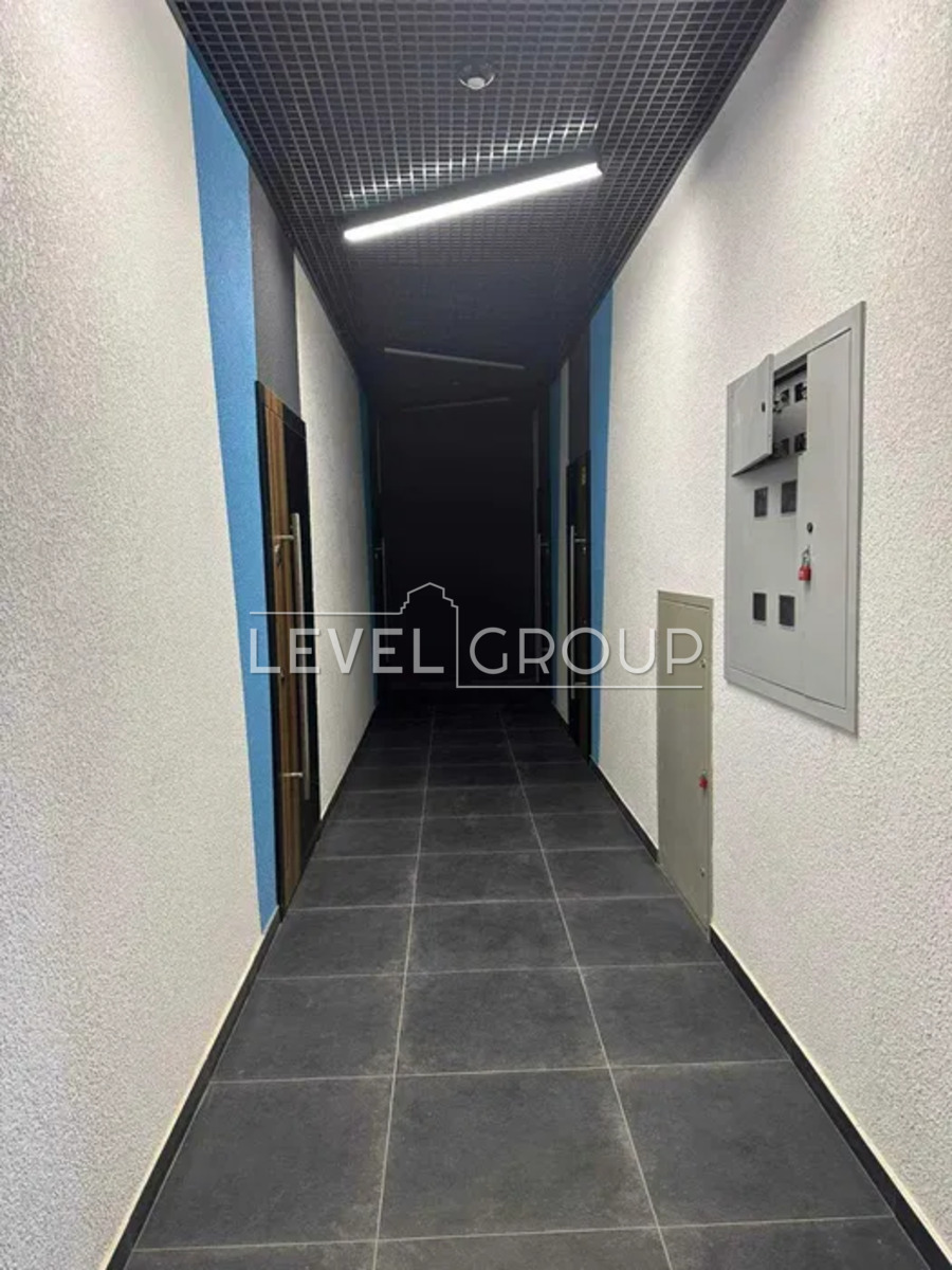 name_en