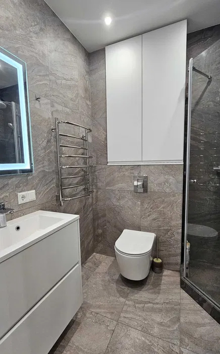 Salyutna St., 2b.19