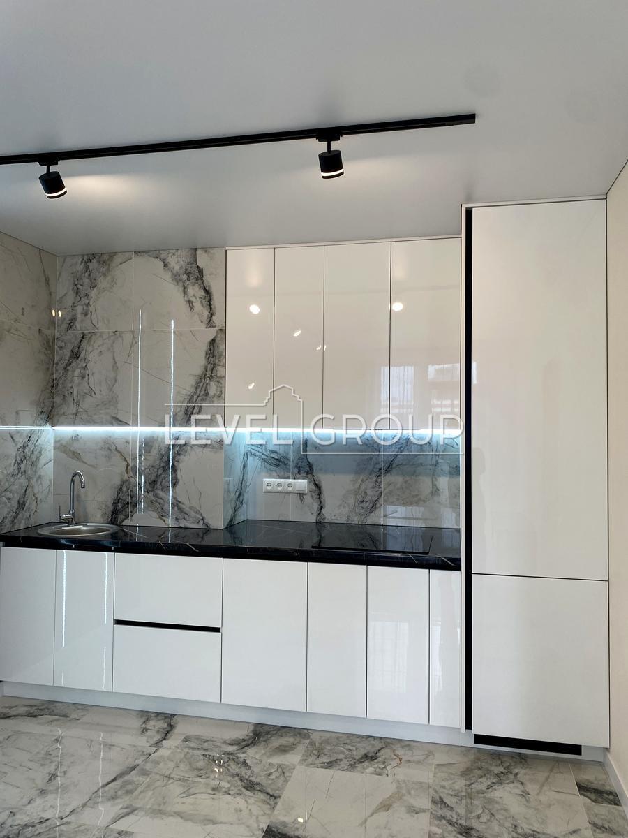 Повітряних Сил просп. (Повітрофлотський), 56