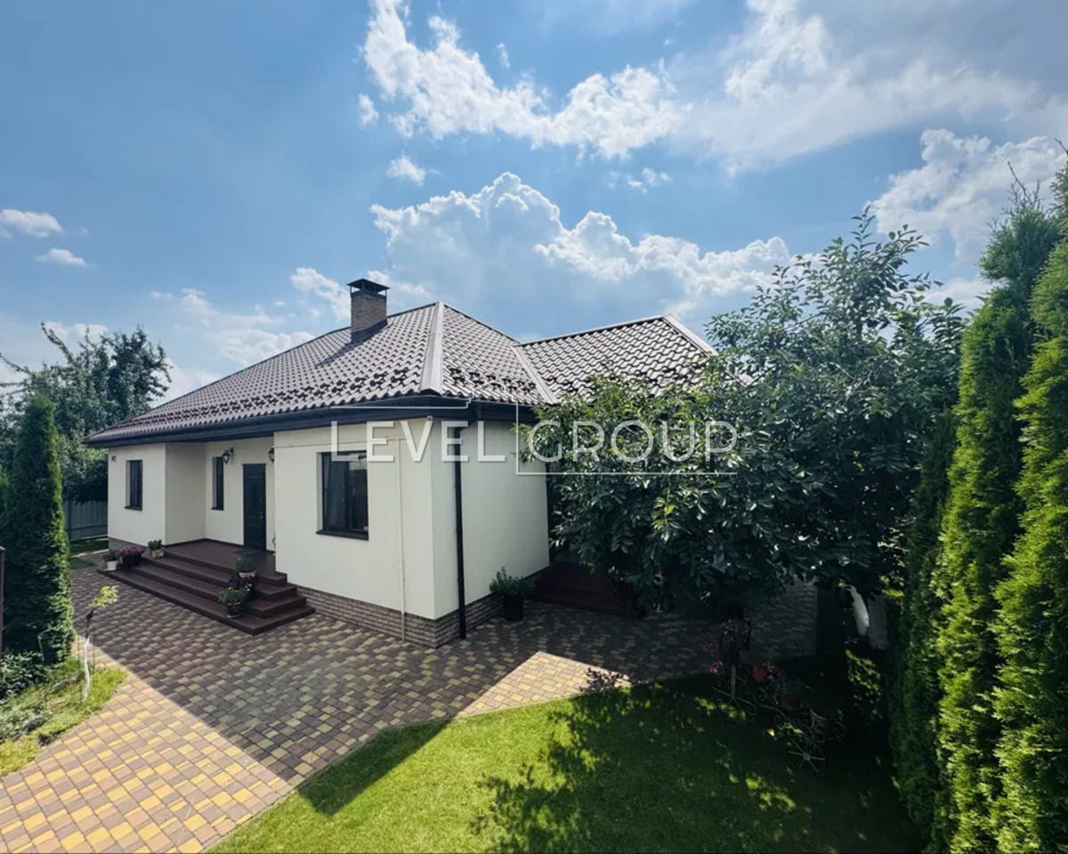 B. Khmelnytskyi St., 30