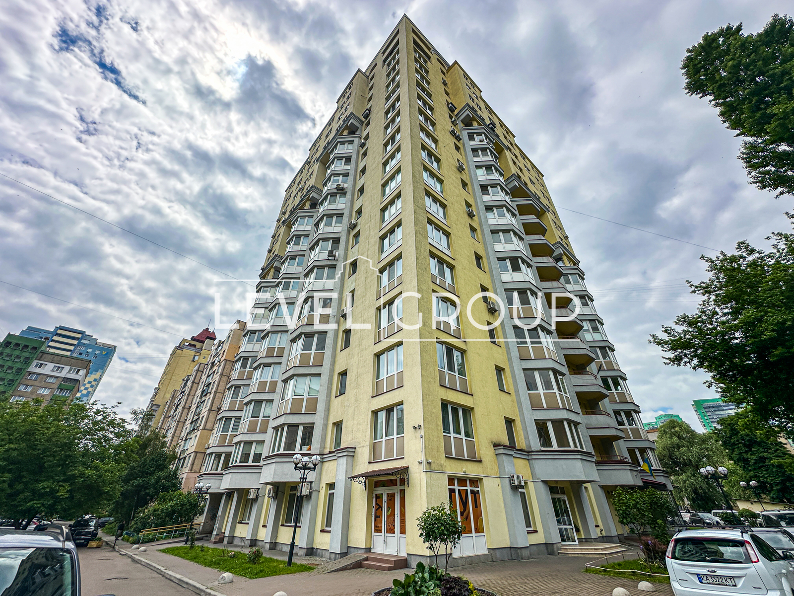 Makiivska St., 10-B