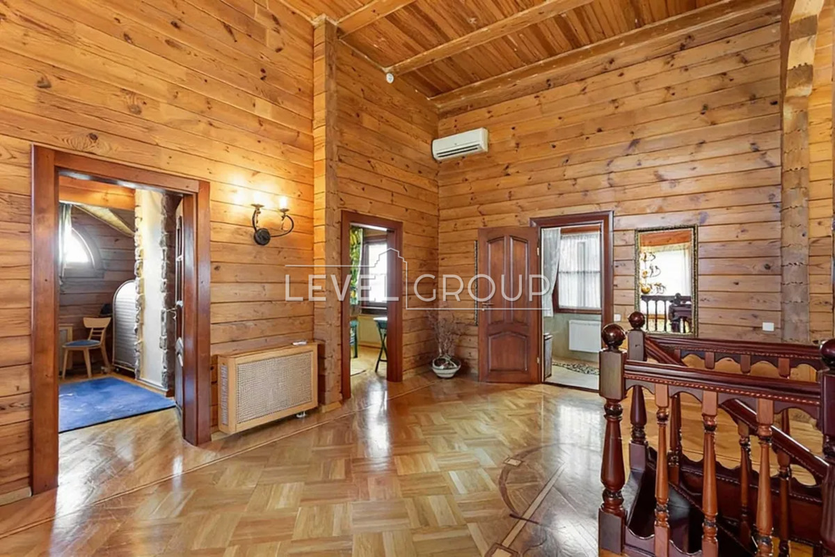 Авгурівська, 125