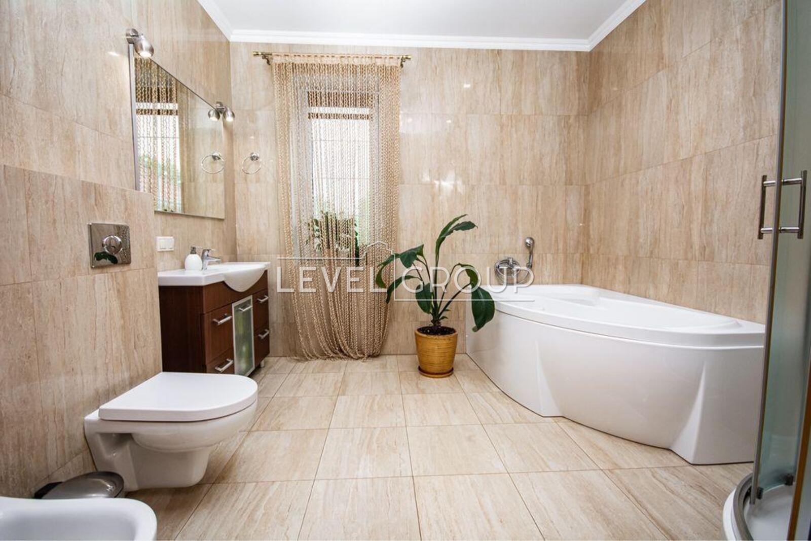 Амбулаторна вул.