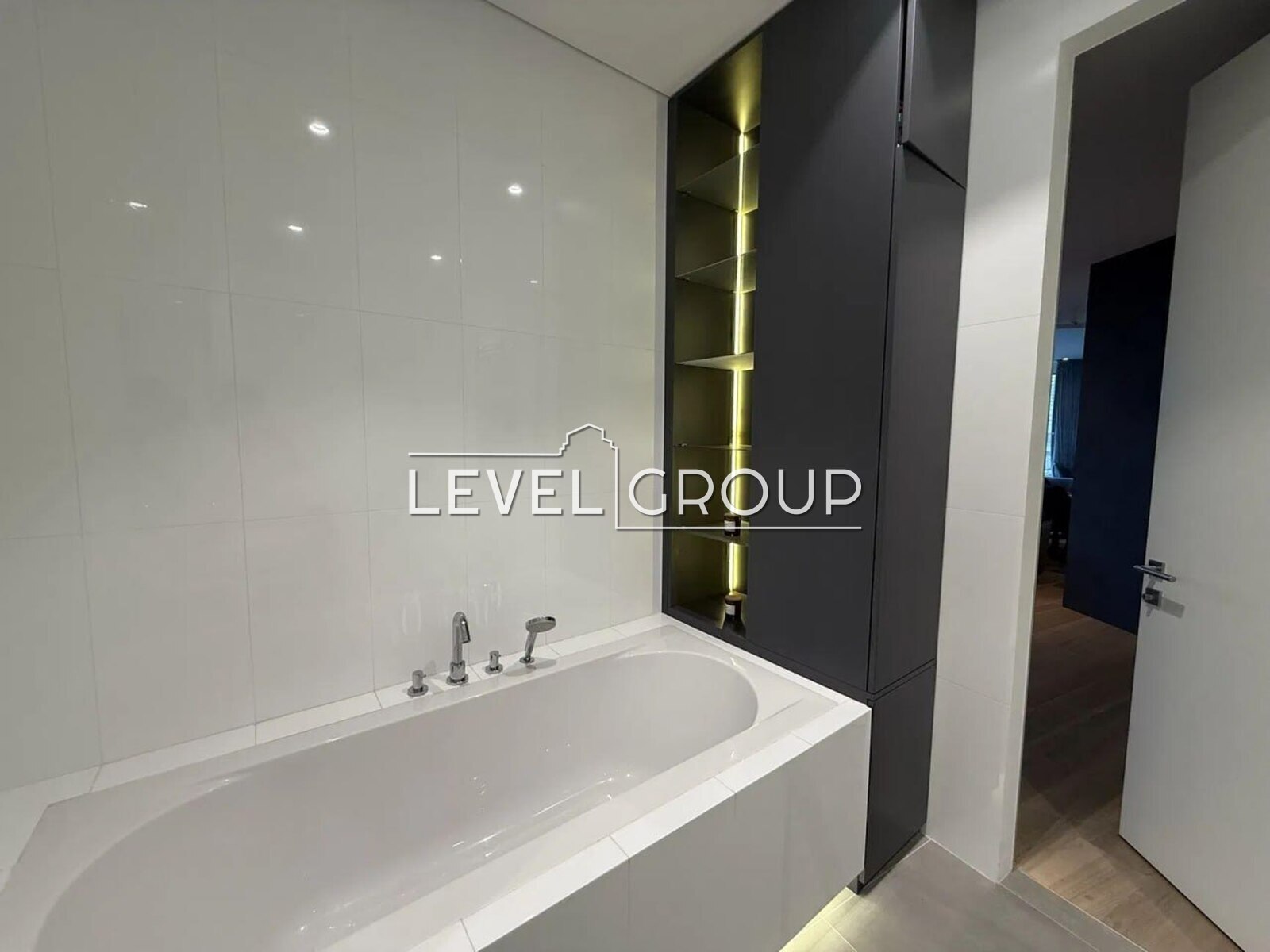 Yevhen Konovalets St. (Shchorsa), 26A