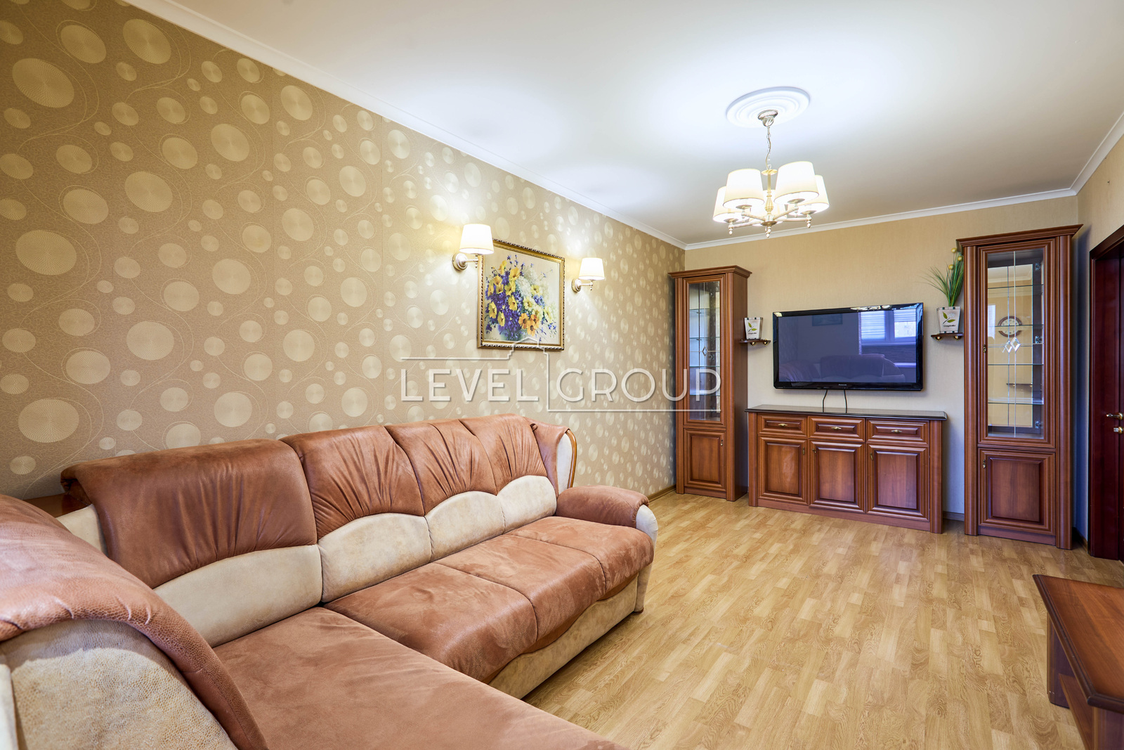 Европейського Союзу просп. (Правди), 31а