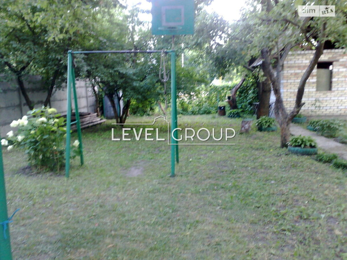 Синьоозерна вул., 18