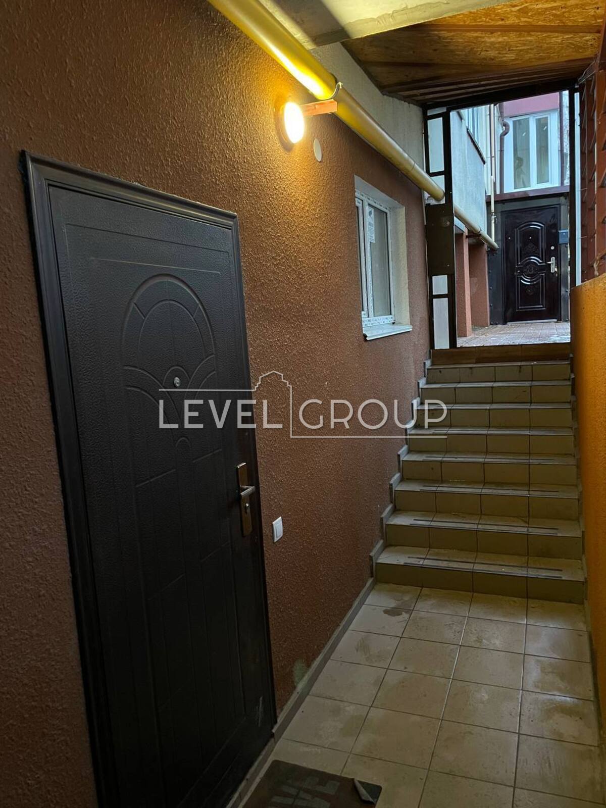 вул. Молодіжна, 28