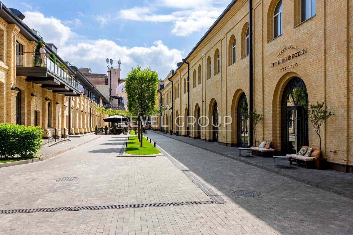 Князів Острозьких вул. (Московська), 8
