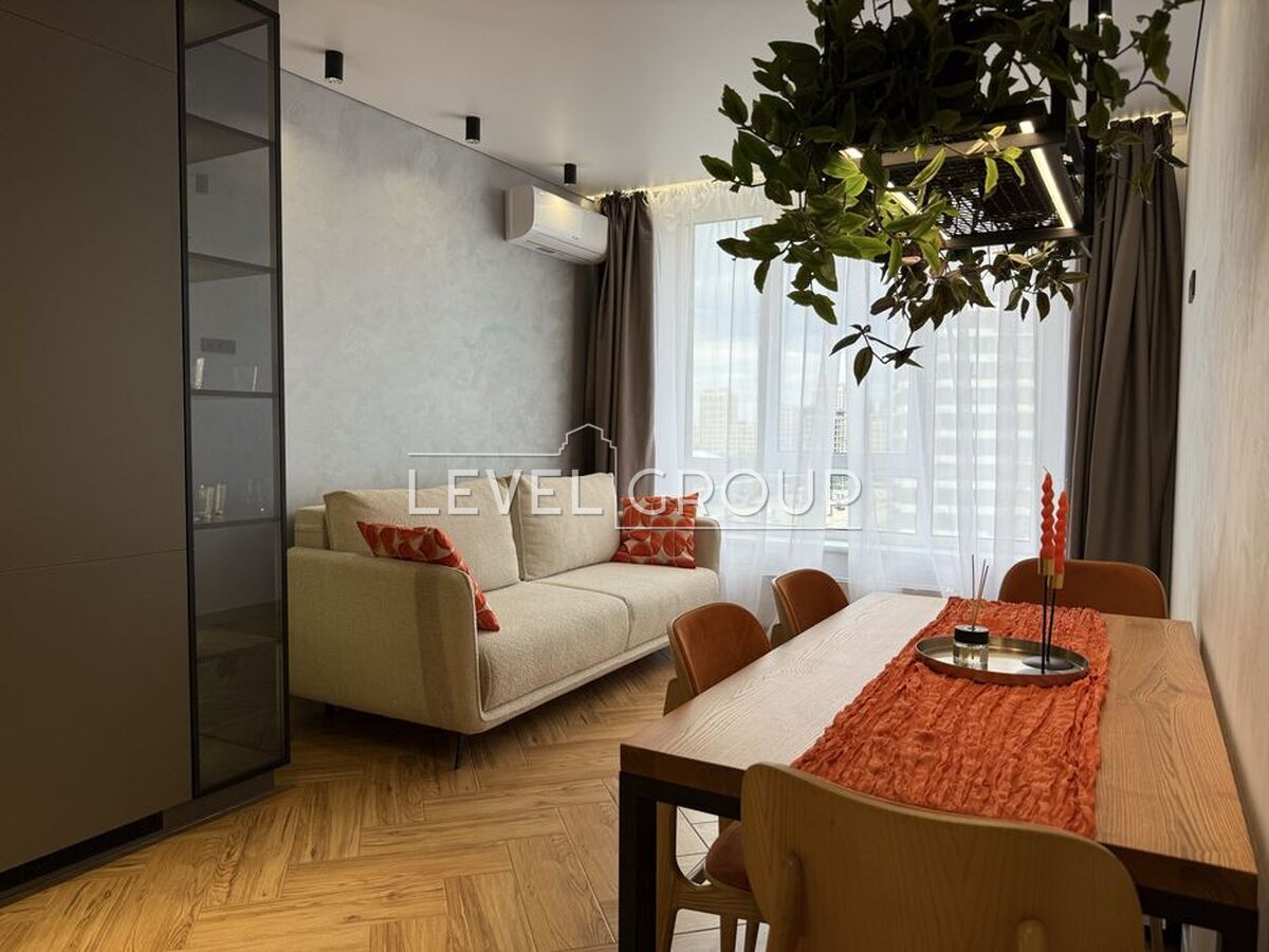 Oleksandra Olesia St., 27A