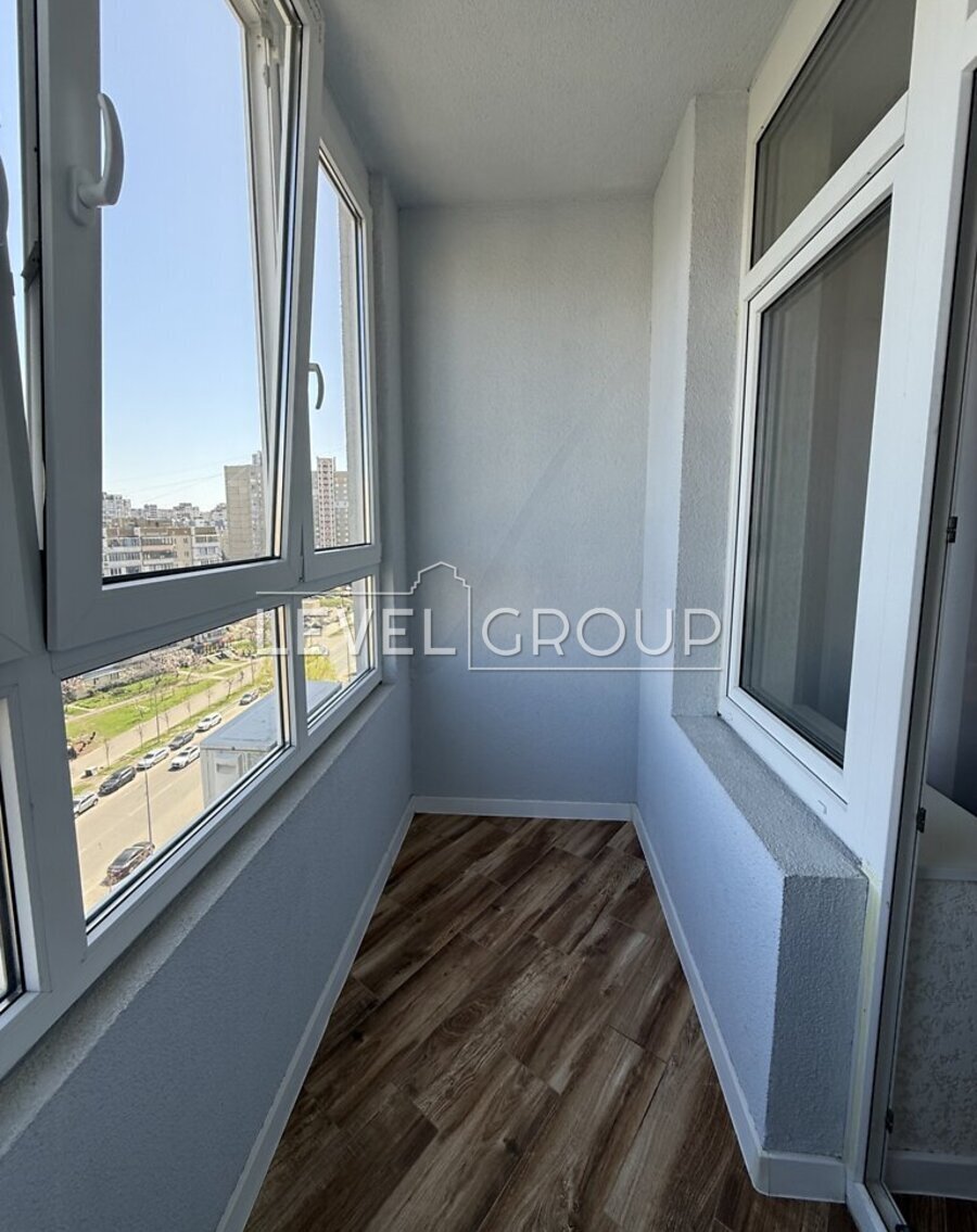 Драгоманова вул., 10