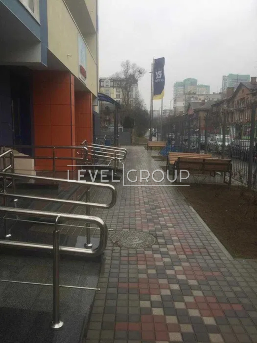 Пріорська вул. (Полупанова), 16