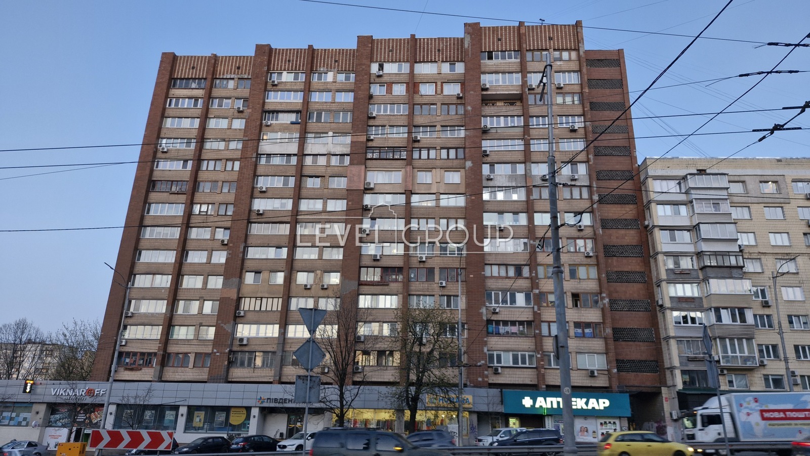 Голосіївський просп. (проспект 40-річчя Жовтня), 15