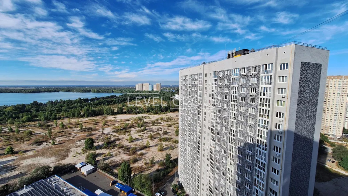 Revutskoho St., 54a