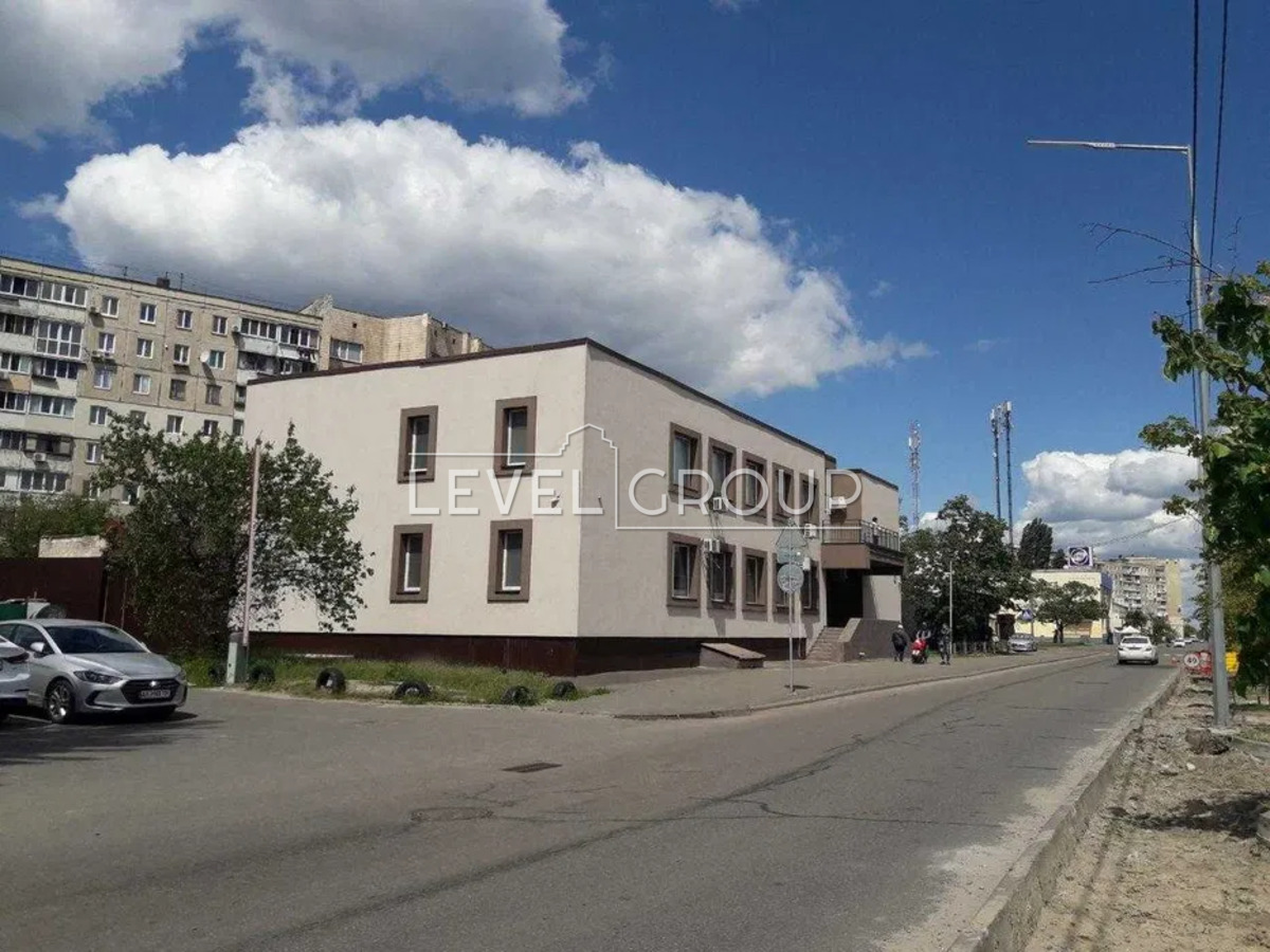 Прирічна вул.