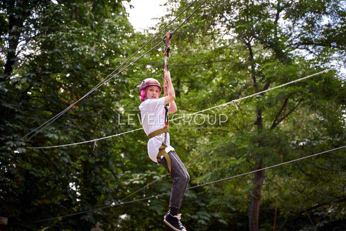 Воскресенська вул., 14д