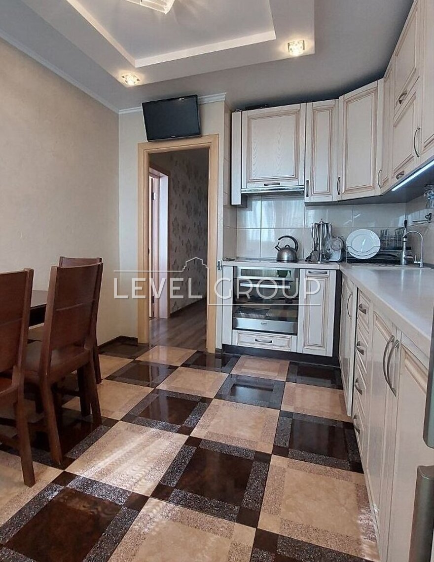 Красовського вул., 8Б