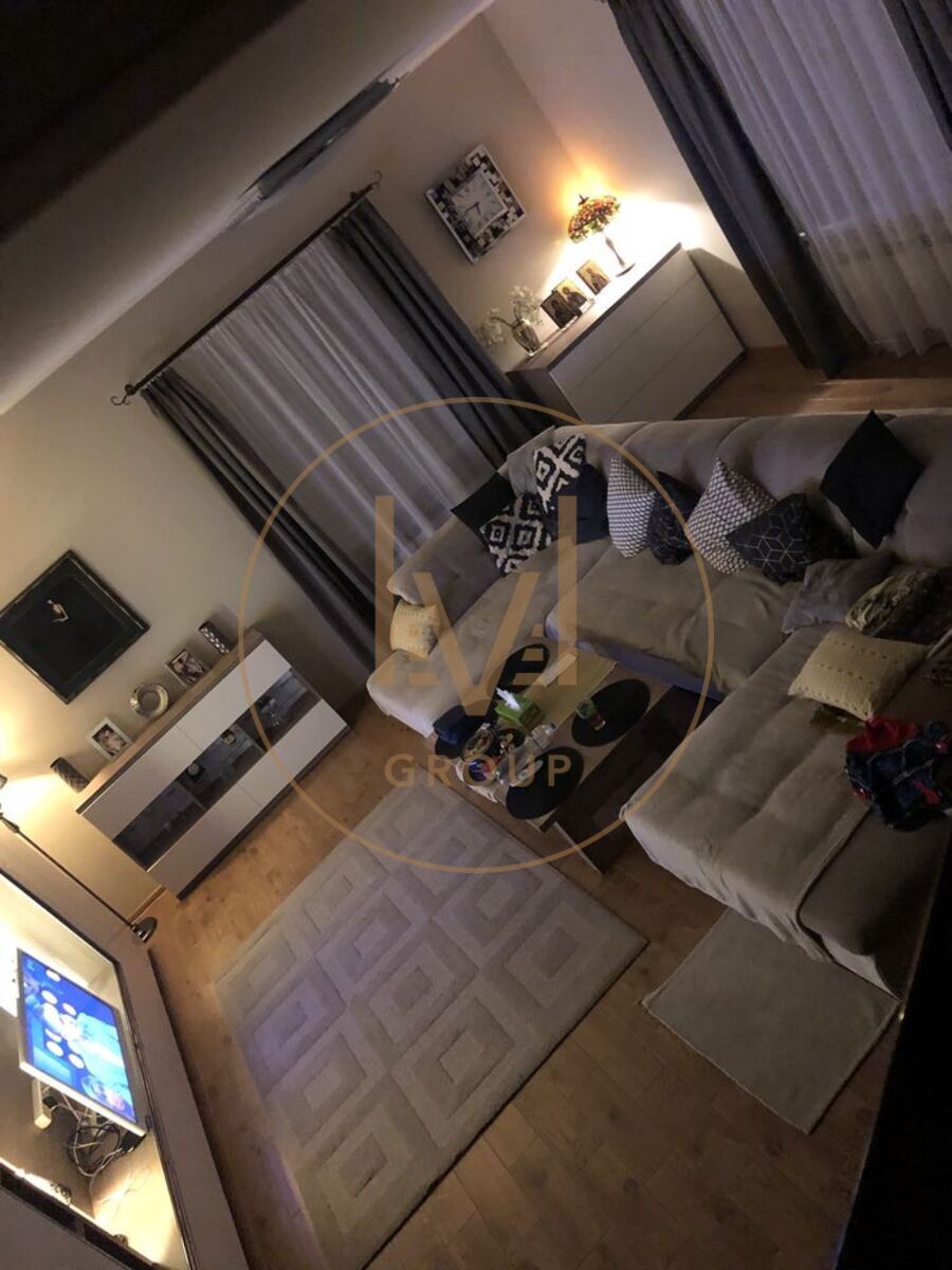 name_en