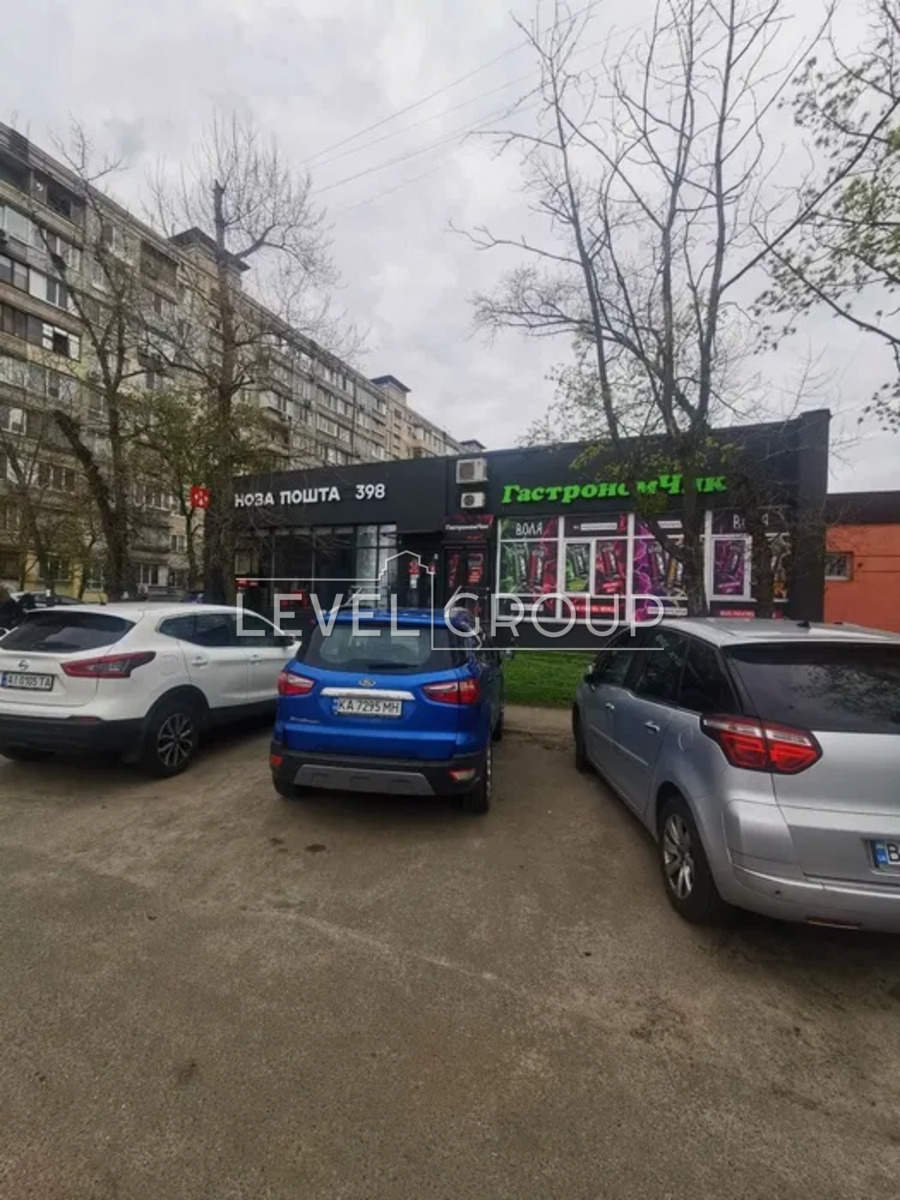 Озерна вул., 28
