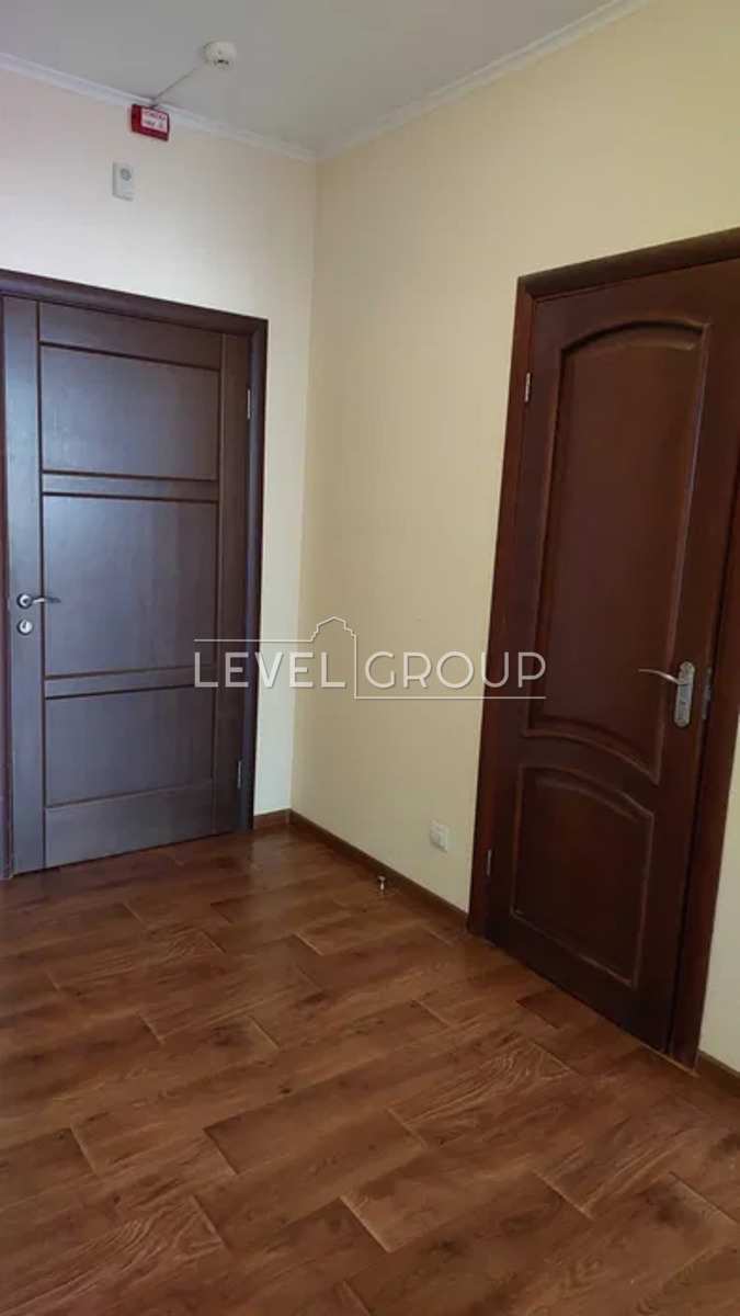 Воскресенська вул., 14е