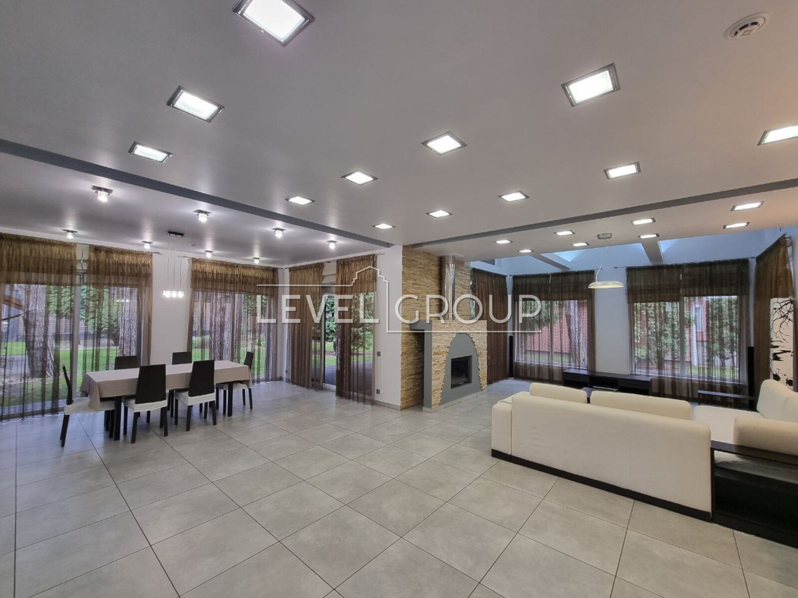 Плютовська, 2