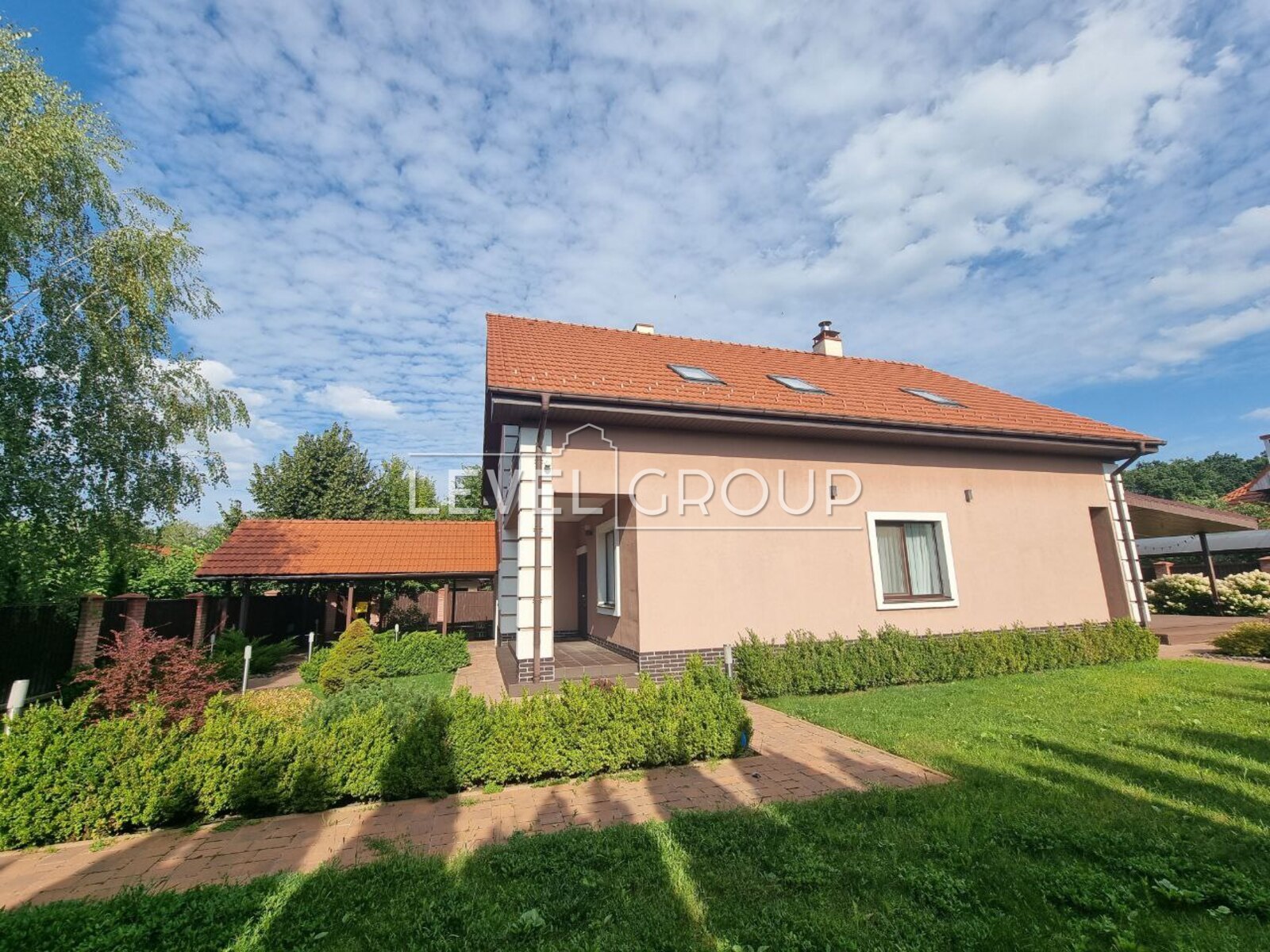Юліанська, 53