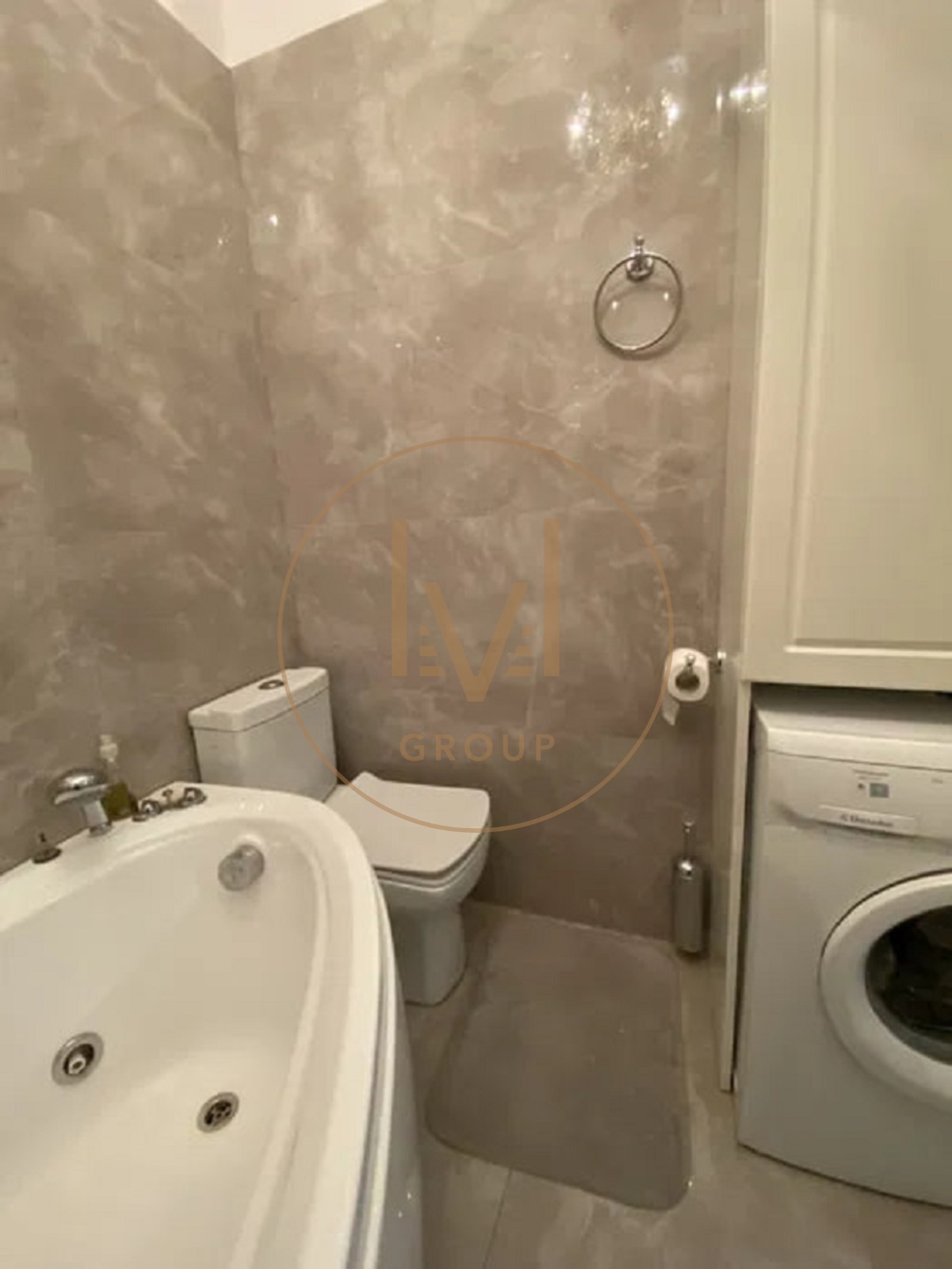Lesi Ukrainky Blvd., 7V
