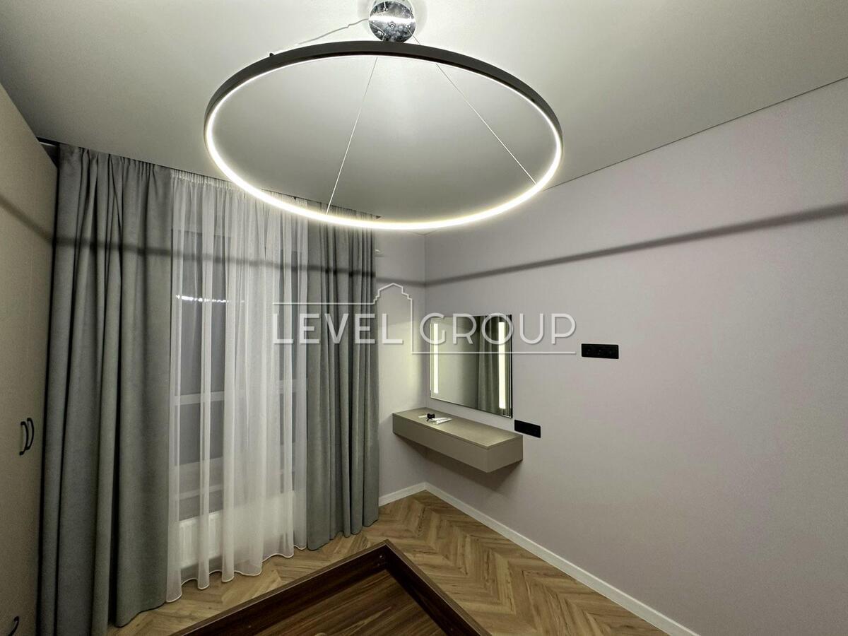 Heroes of the Heavenly Hundred Avenue, 14/2