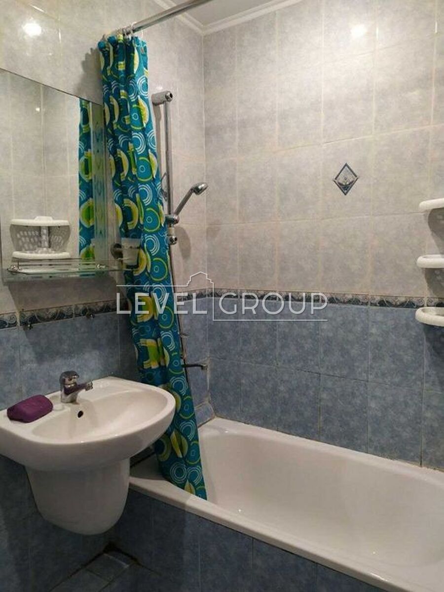 Олени Теліги вул., 35д