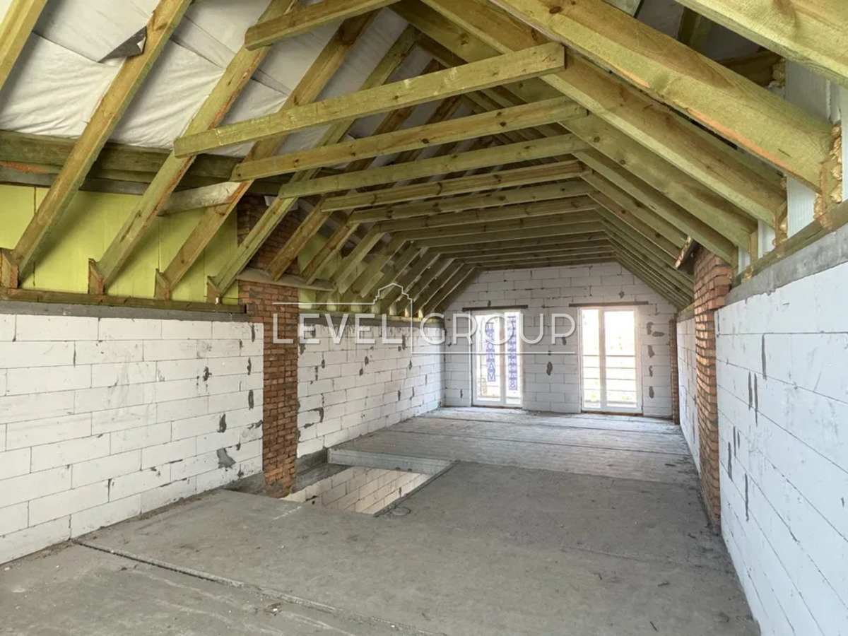 Щаслива вул., 9Б