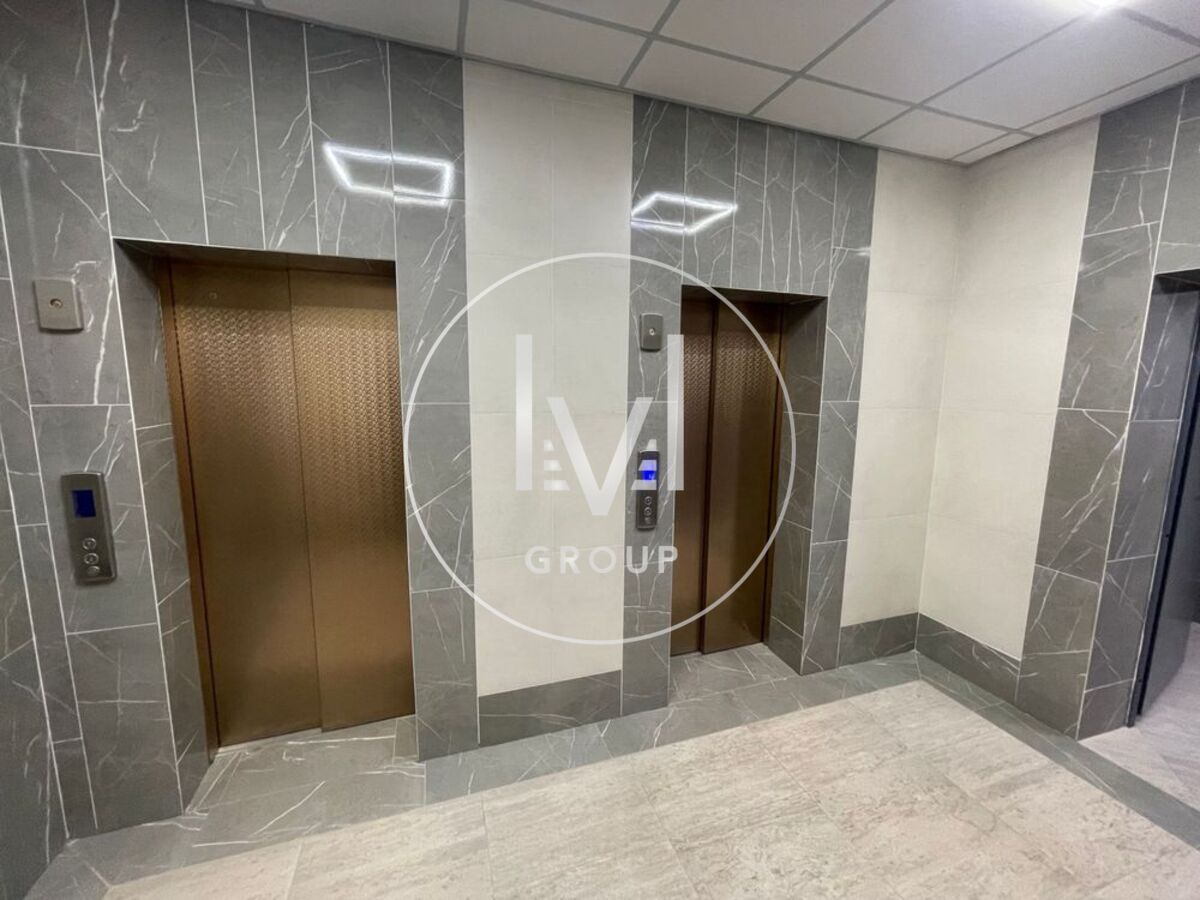Andriy Verhoglyada str. (Mykhaila Dragomirova), 14a