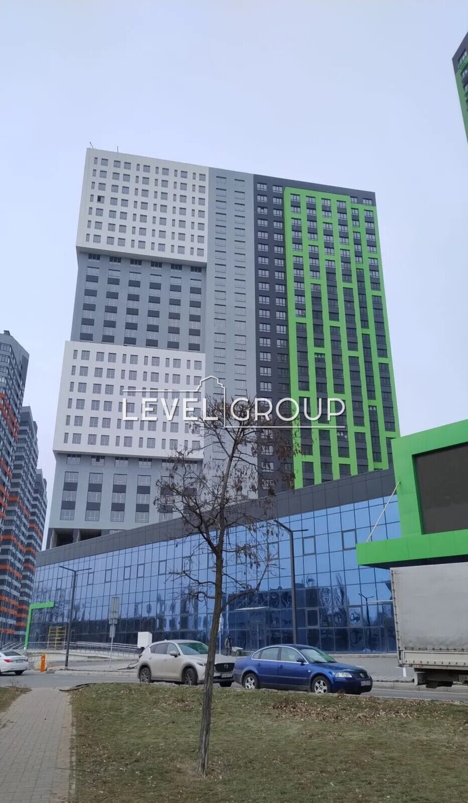 Миколи Бажана просп., 17б