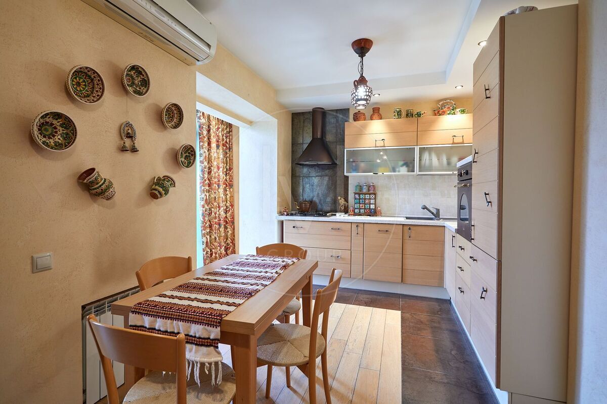 Олександра Кониського вул. (Тургенєвська), 64-68