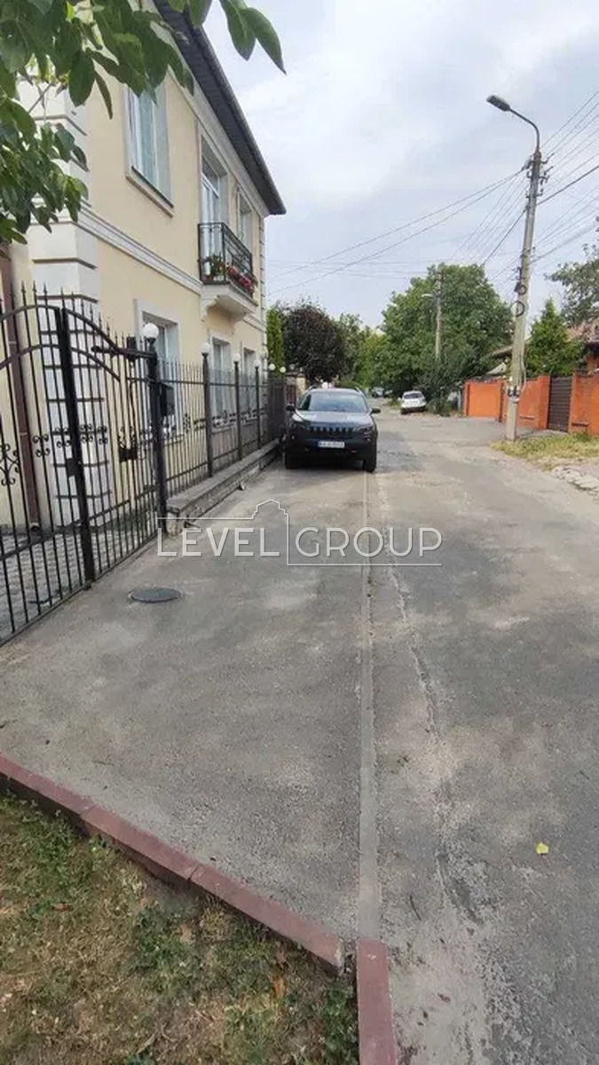 Миронівська вул.
