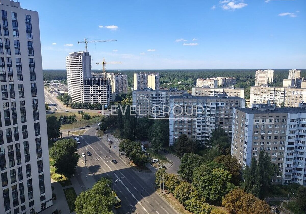 Европейського Союзу просп. (Правди), 49