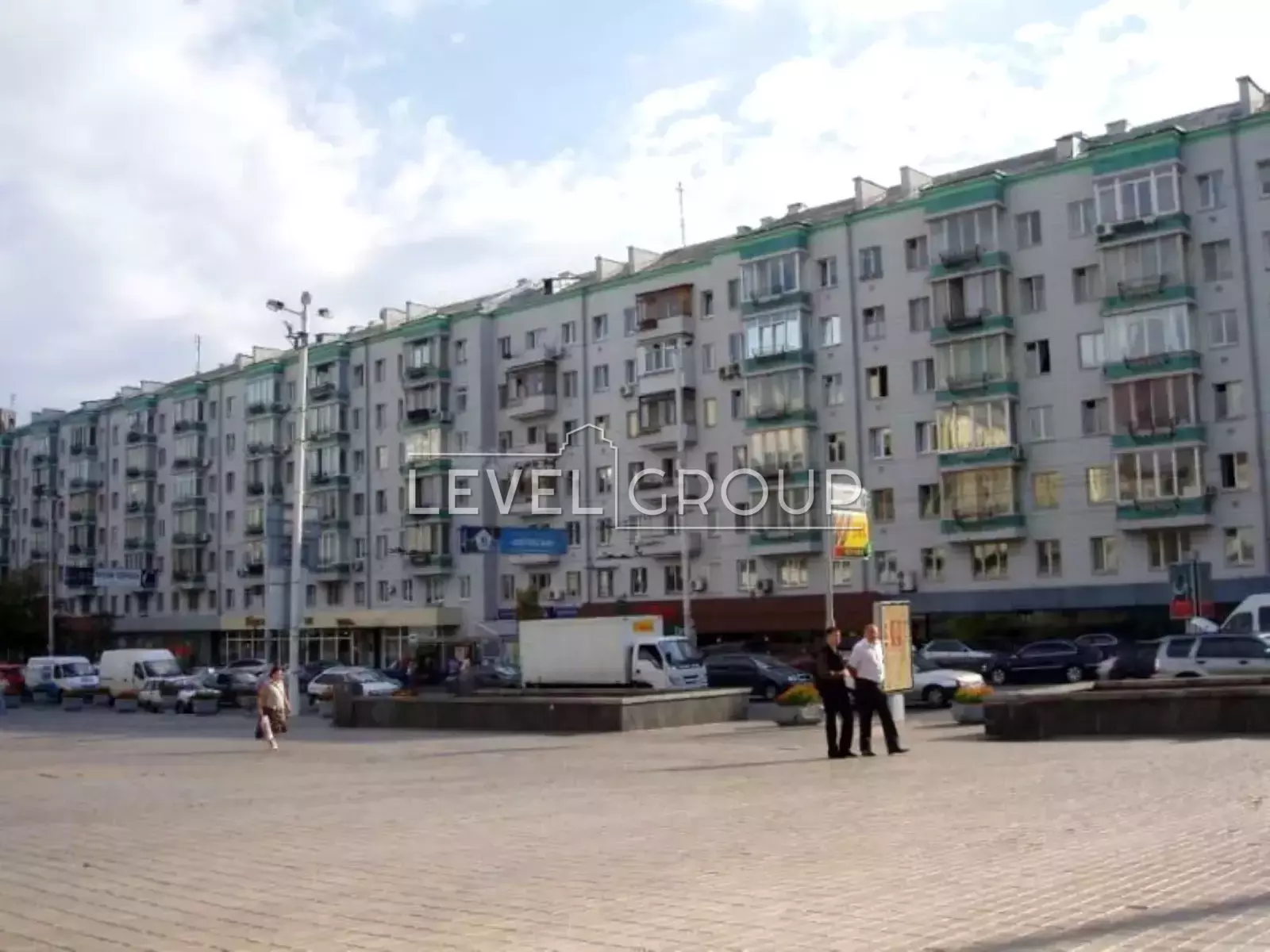 Велика Васильківська вул. (Червоноармійська), 114