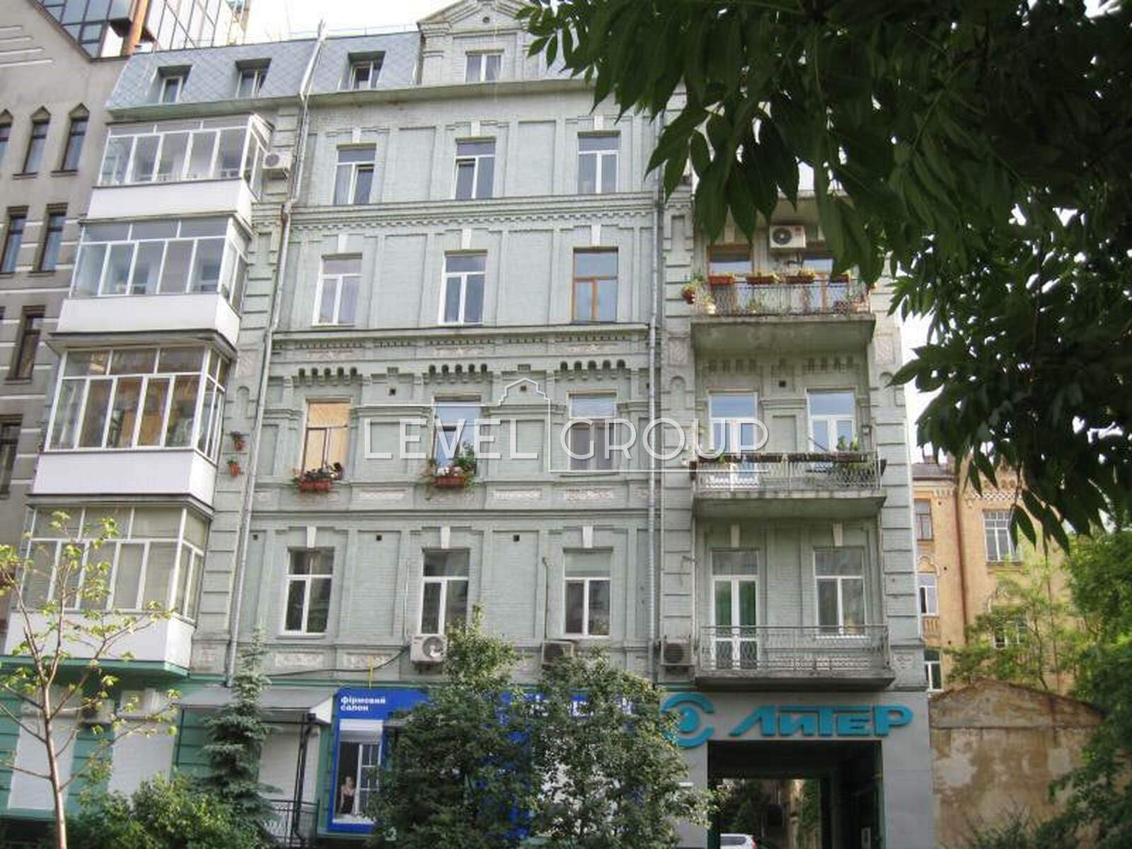 Богдана Хмельницького вул., 57