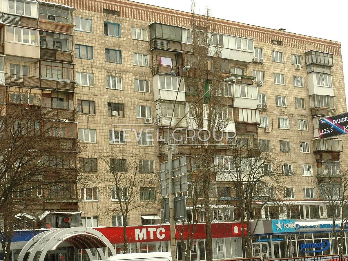Beresteyskyi Ave. (Poles), 70