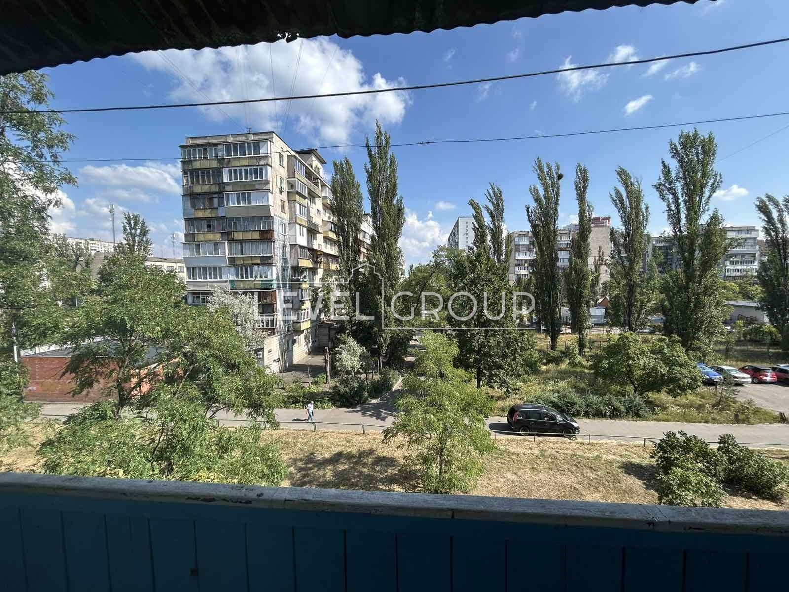 Амвросія Бучми вул., 4