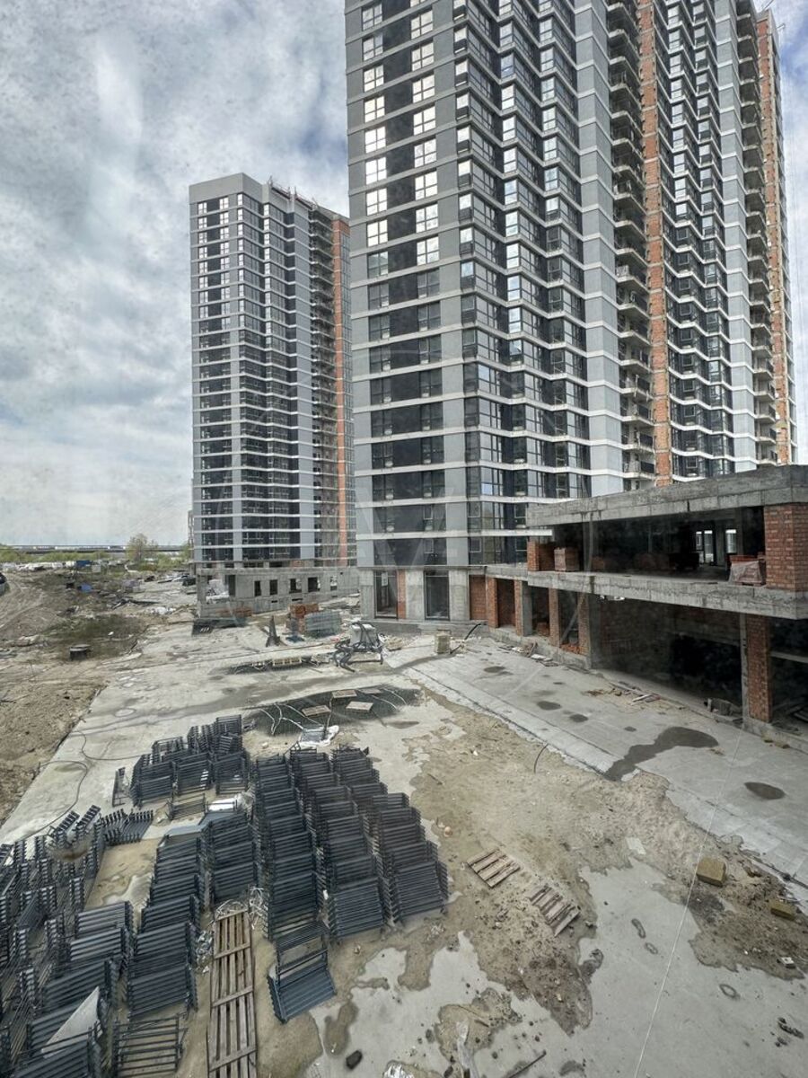 Зарічна вул., 7