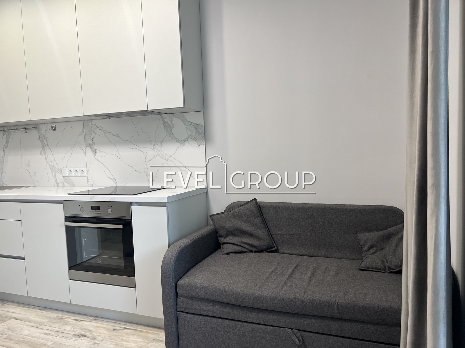 Микільсько-Слобідська вул., 10