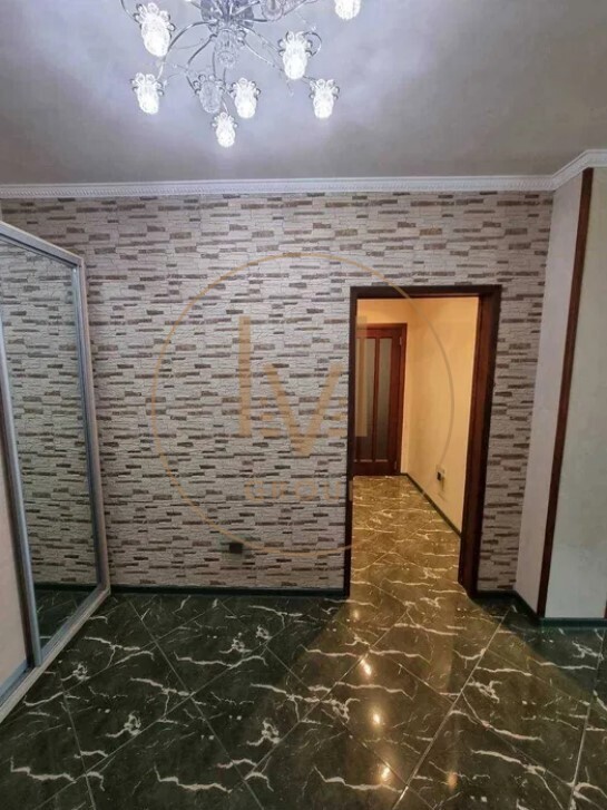 Sribnokilska St., 1