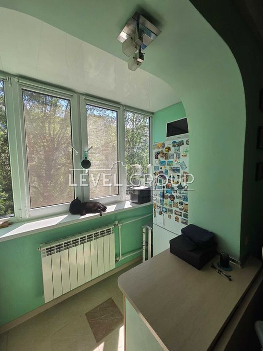 Европейського Союзу просп. (Правди), 80б