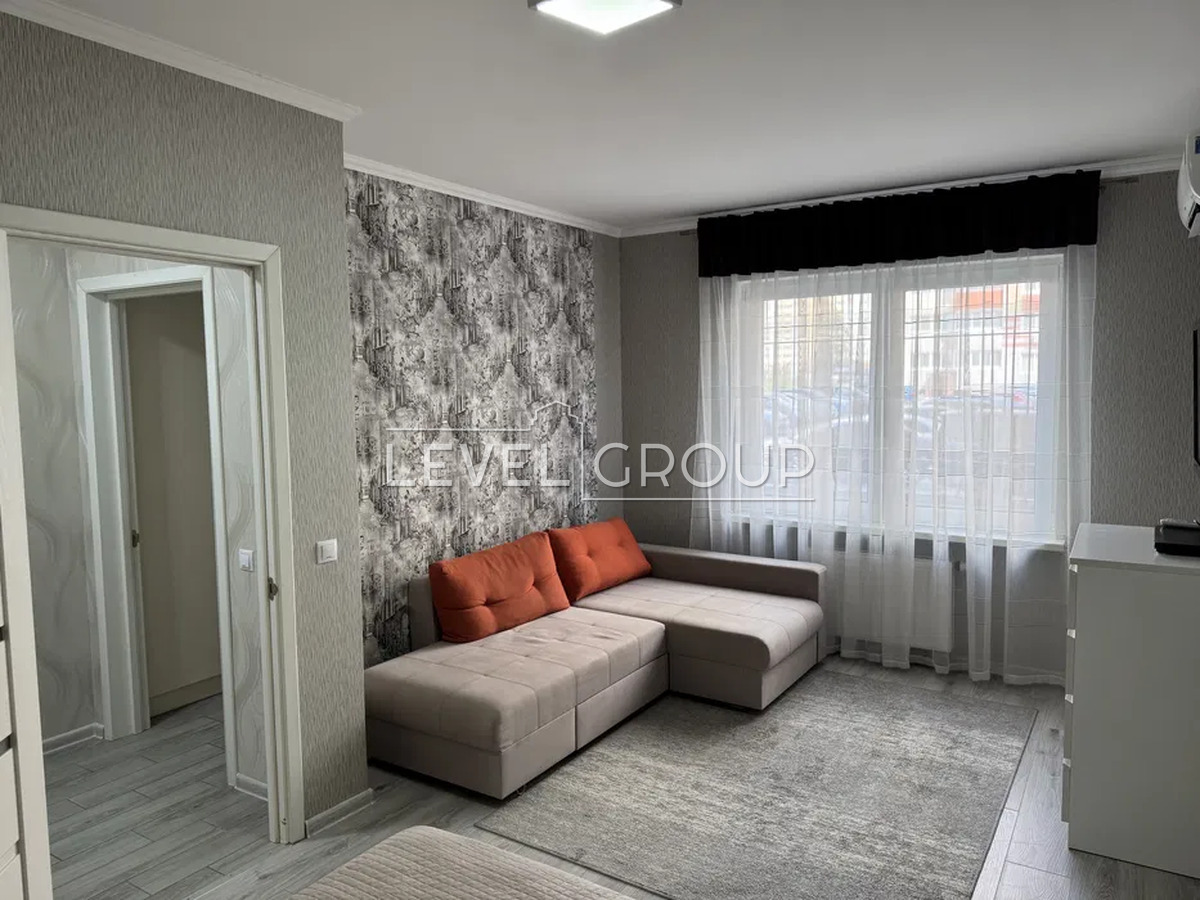 Софії Русової вул., 7