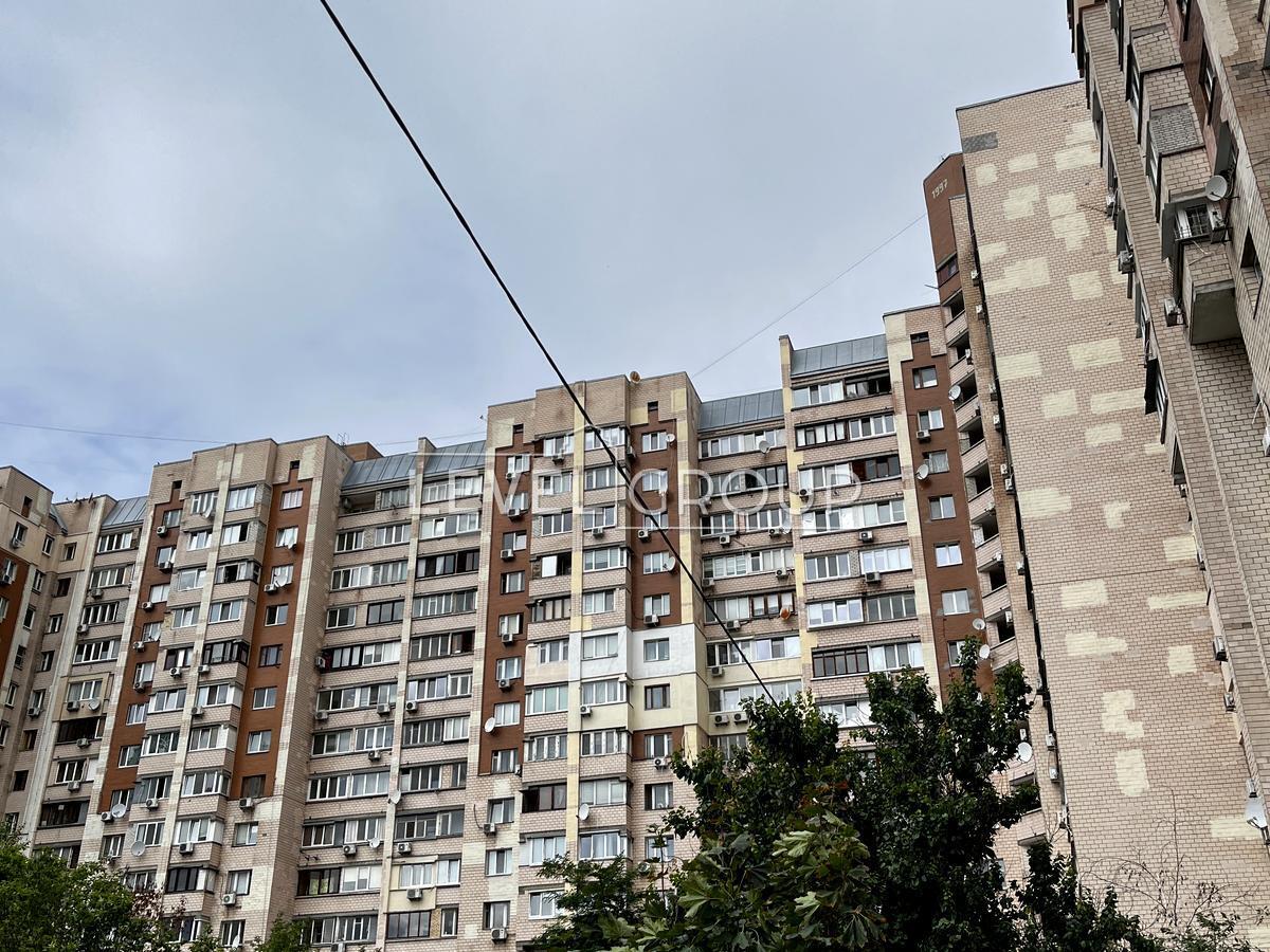 Володимира Івасюка просп. (Героїв Сталінграда), 20-А